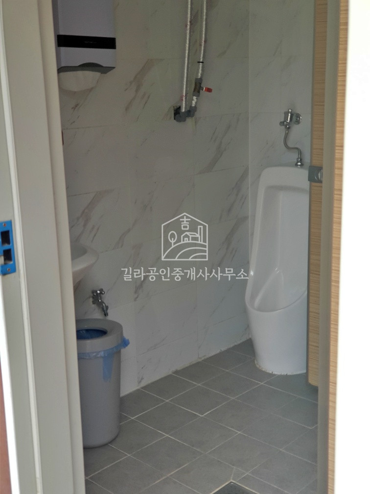 경기 화성만세구 남양읍 신남리 1동 주차장 넓고 진입편한 27P 상가 임대 월세 매물번호 10267 사진 7